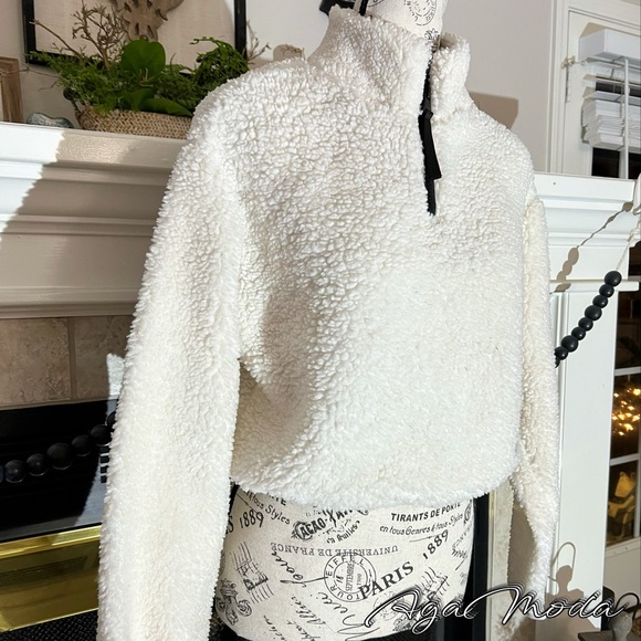 Divided Jackets & Blazers - Divided short teddy ivory bomber sweater jacket